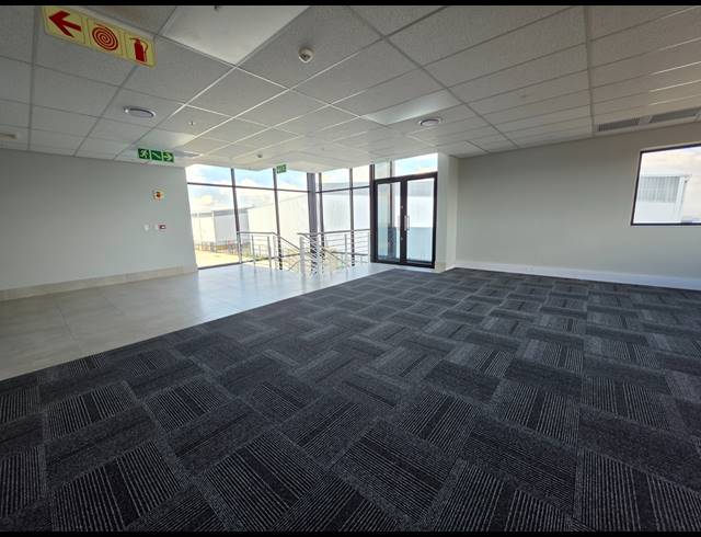 2,899M² WAREHOUSE TO LET IN AIRPORT PARK